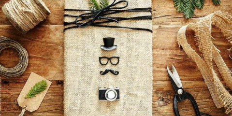 Jak stylově zabalit dárek do dárkového papíru (100+ fotonápadů krok za krokem): videonávody a tipy